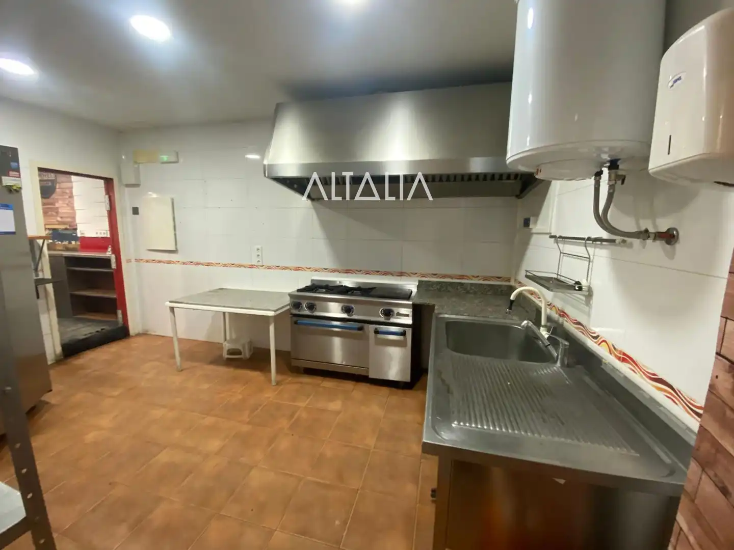 Cocina de Local en venta en Cuenca con Aire acondicionado