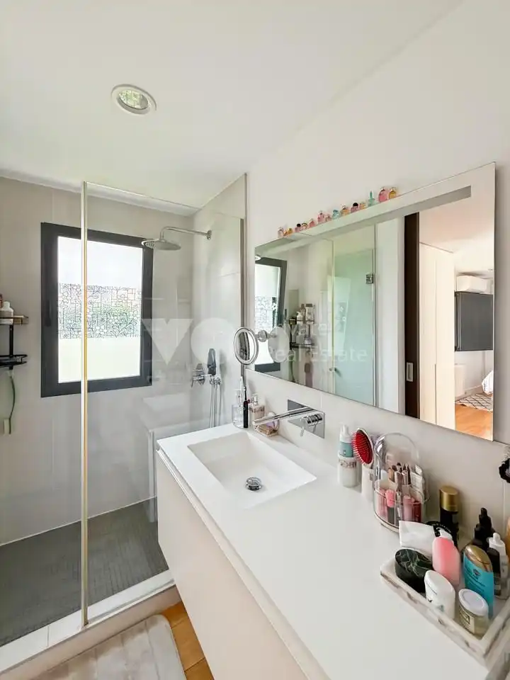Bathroom of Houses for sale in Villanueva de la Cañada  with Air Conditioner, Heating and Private garden