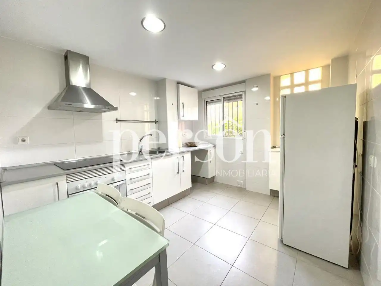 Kitchen of Flat for rent in Torrent  with Terrace and Community pool