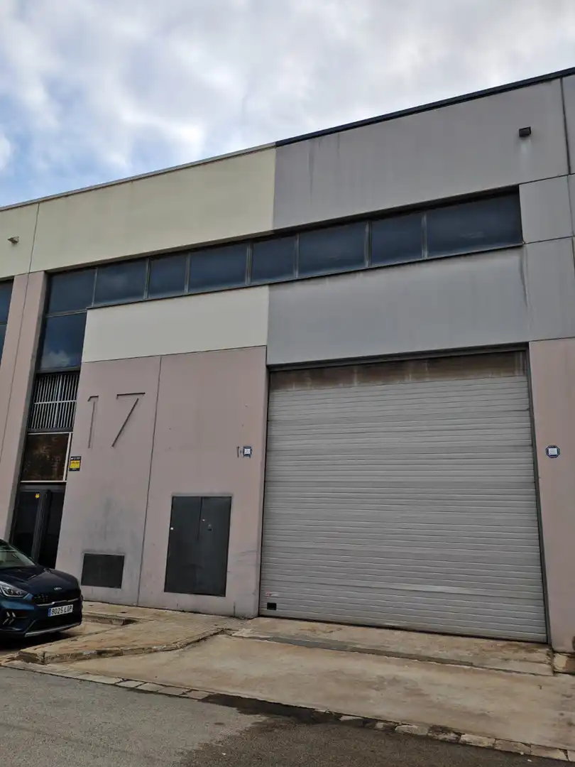 Industrial building for sale in Sant Vicenç Dels Horts, imagen 2