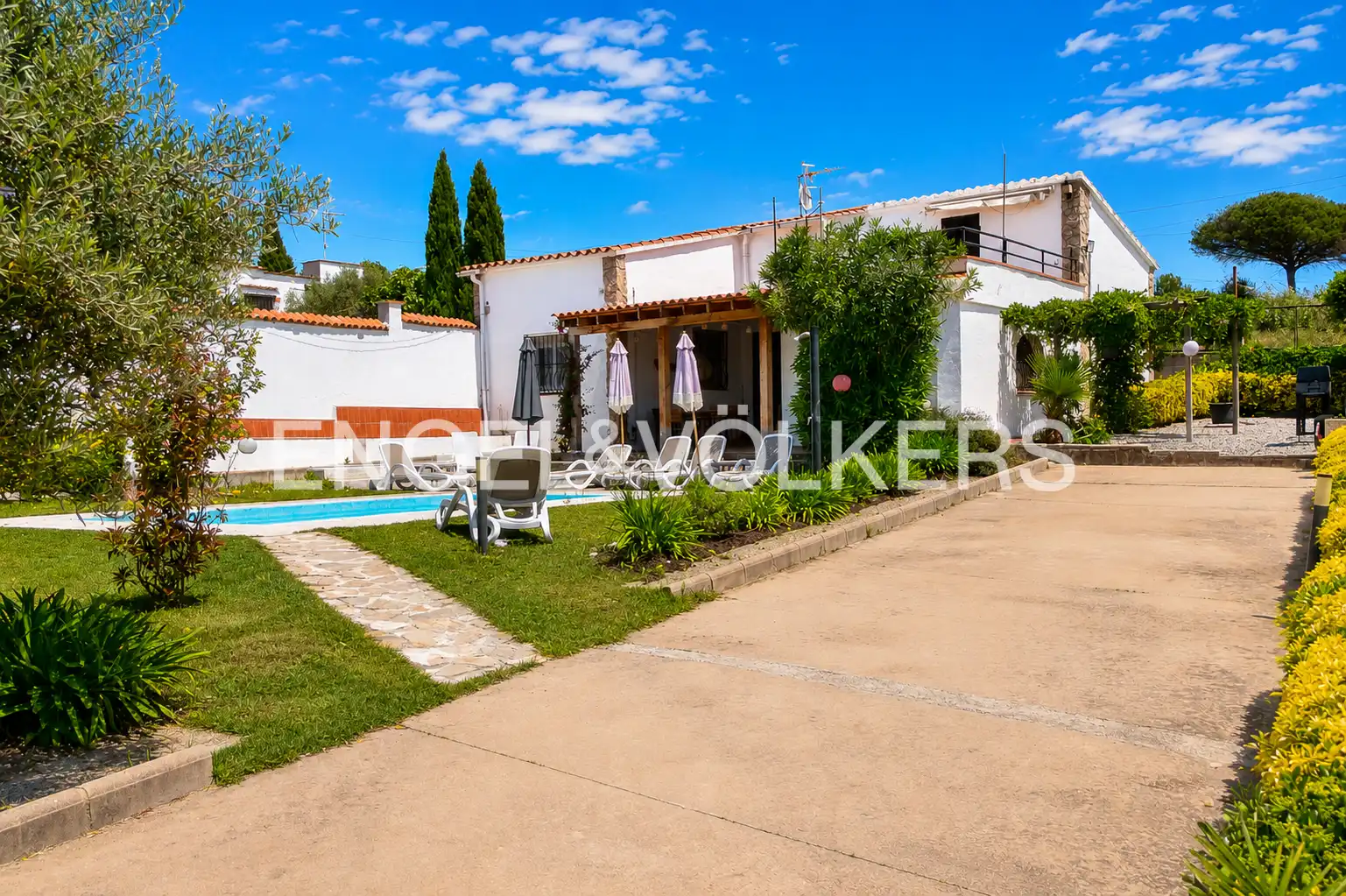 Vista exterior de Casa o xalet en venda en Tordera amb Aire condicionat, Calefacció i Jardí privat
