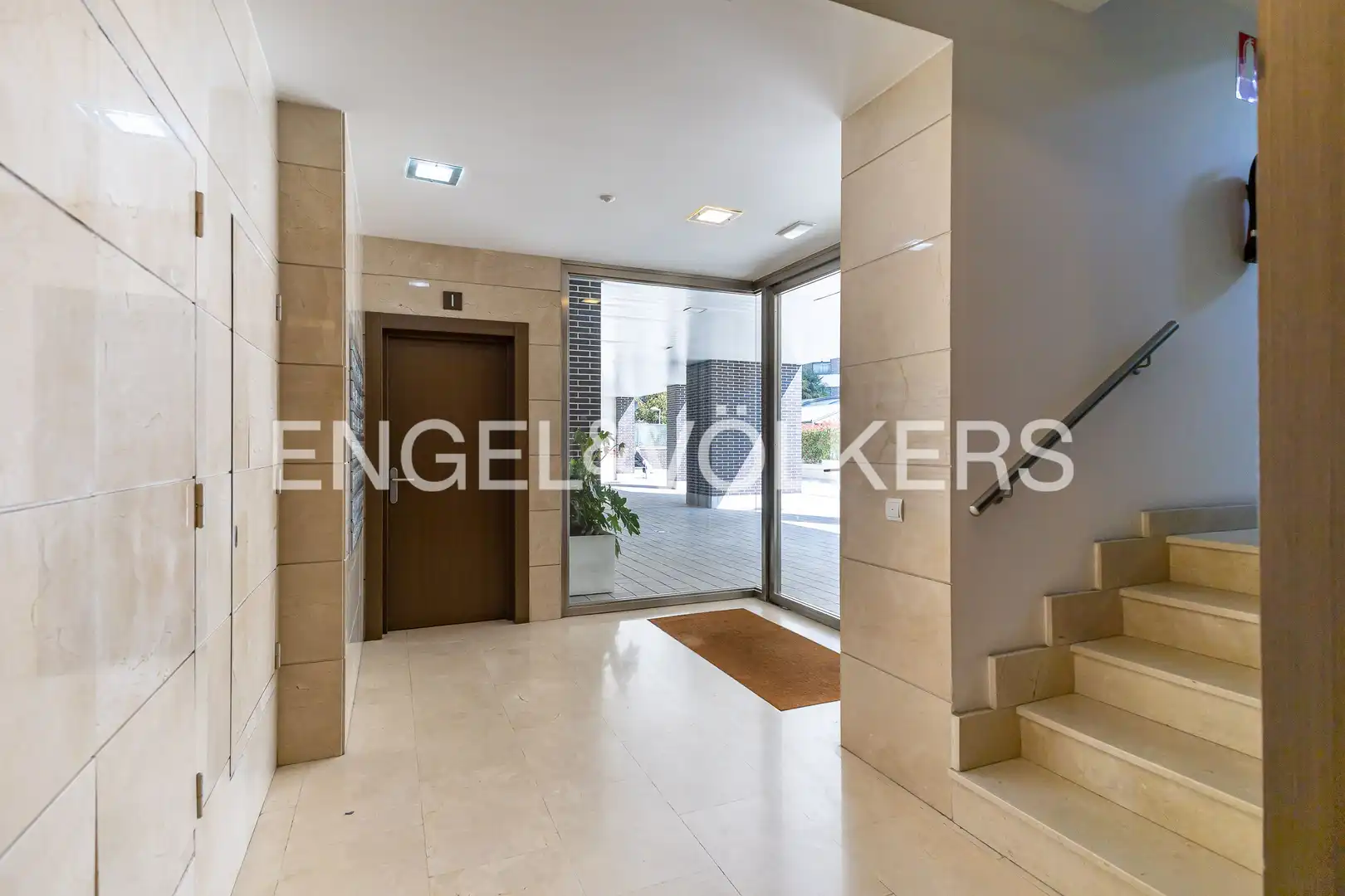 Piso en venta en Madrid con Aire acondicionado, Calefacción y Jardín privado