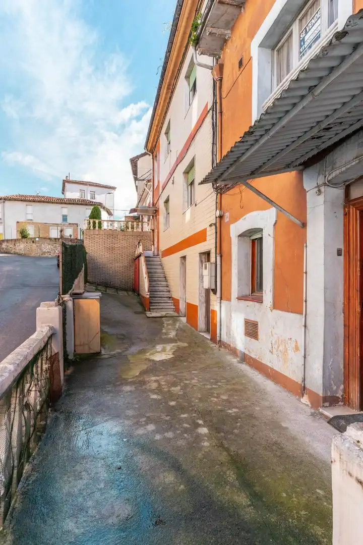 Gebäude zum Verkauf in Calle de Valentín Ochoa, 4, La Felguera