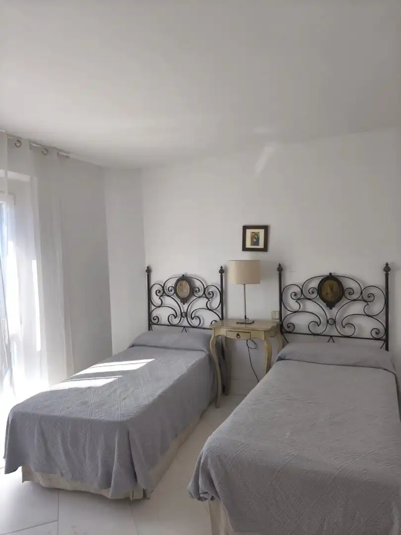 Habitación de Casa adosada de alquiler en Sotogrande con Aire acondicionado, Calefacción y Terraza