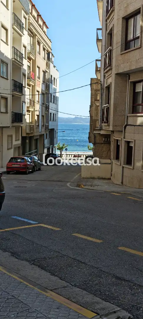 Vista exterior de Àtic en venda en Sanxenxo amb Calefacció, Parquet i Terrassa