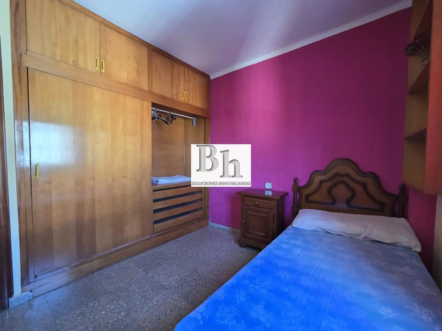 Habitación de Piso de alquiler en Málaga con Terraza y Amueblado