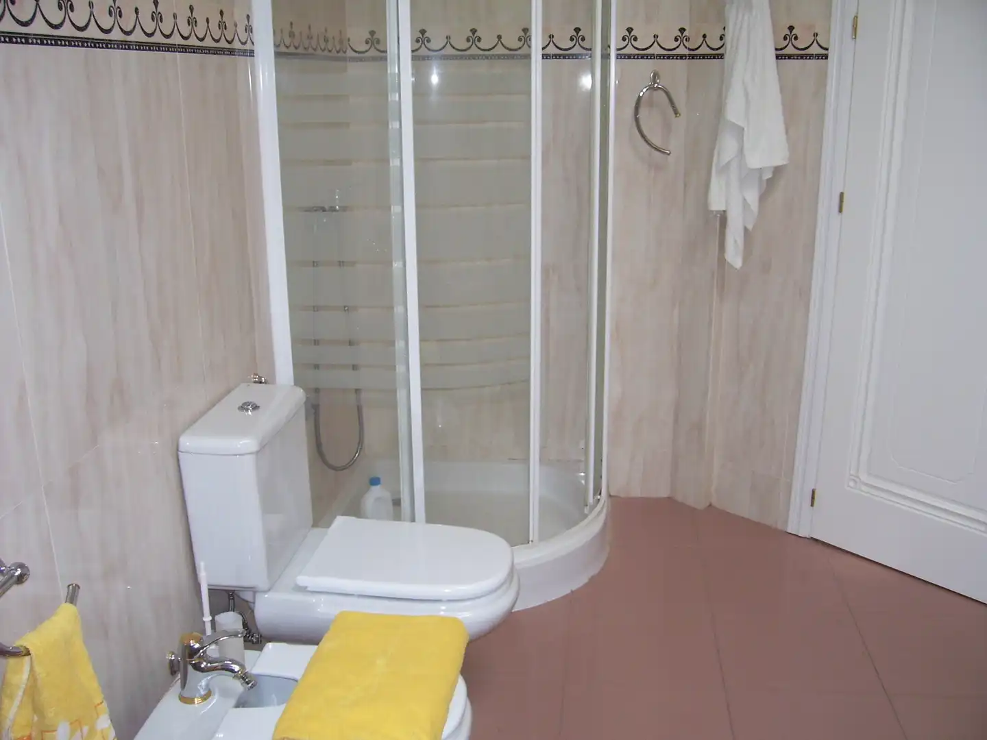 Bathroom of Attic for sale in Benaocaz  with Air Conditioner, Heating and Parquet flooring