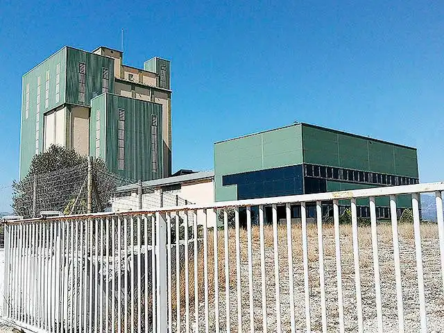Vista exterior de Nau industrial en venda en Ulldecona