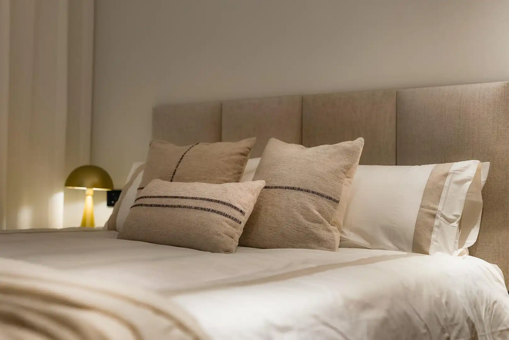 Dormitori de Apartament en venda en Marbella amb Piscina comunitària