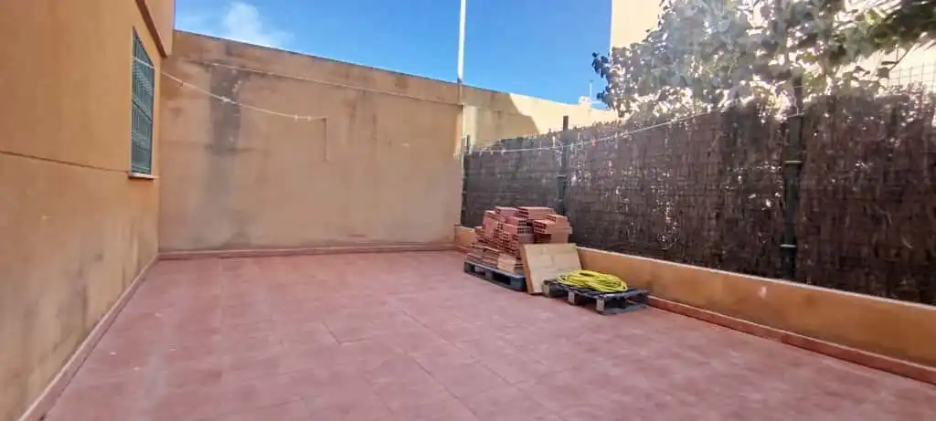 Terrassa de Casa adosada en venda en Doñinos de Salamanca amb Calefacció, Jardí privat i Moblat