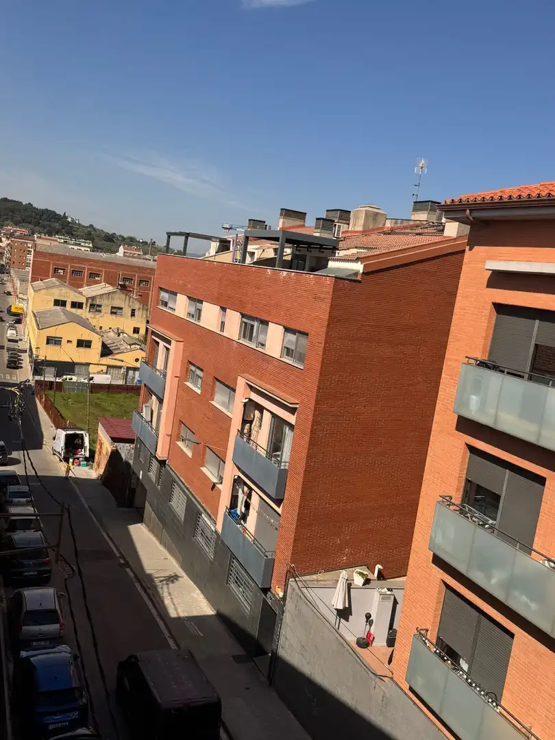 Vista exterior de Pis en venda en Terrassa amb Terrassa, Traster i Balcó
