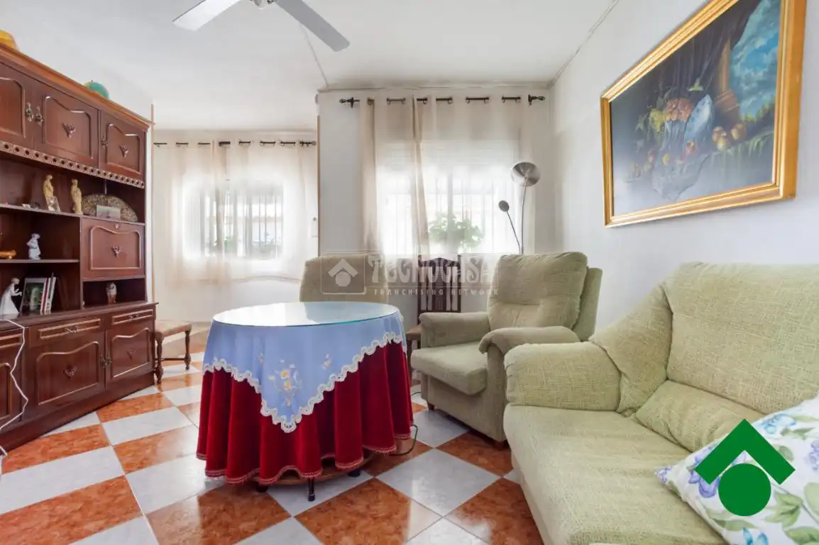 Sala de estar de Casa o chalet en venta en Albolote con Terraza, Trastero y Balcón