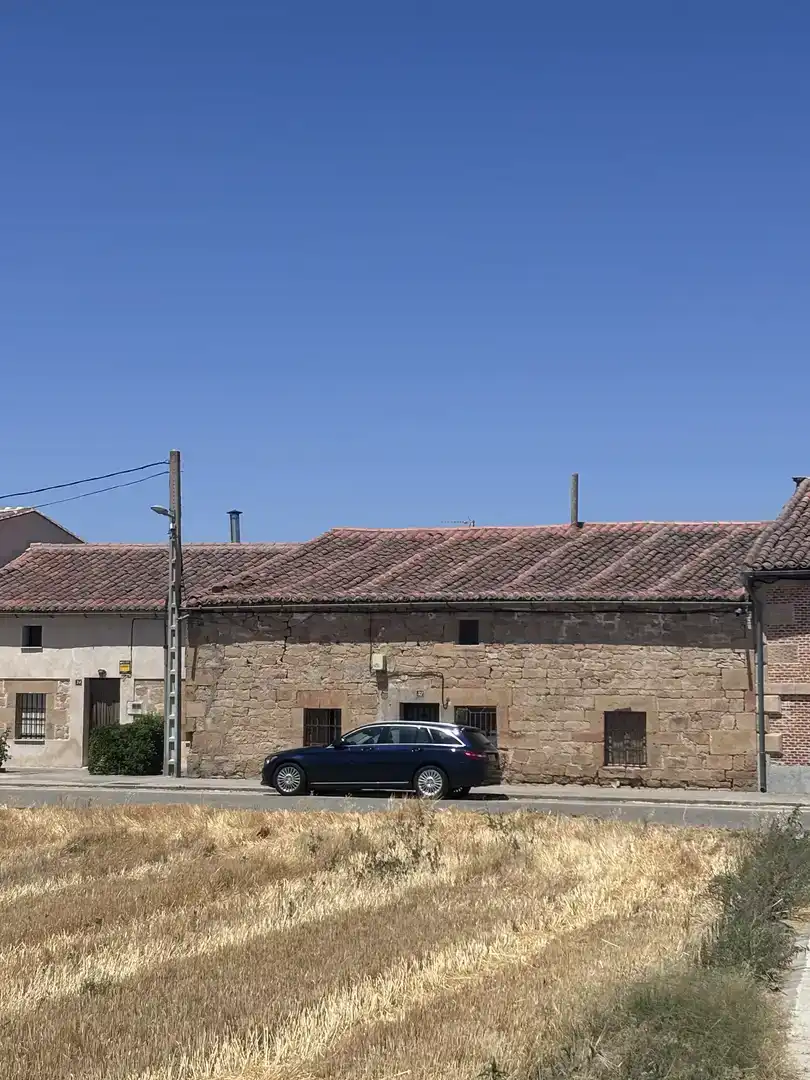 Vista exterior de Planta baixa en venda en Pedrosillo el Ralo amb Jardí privat