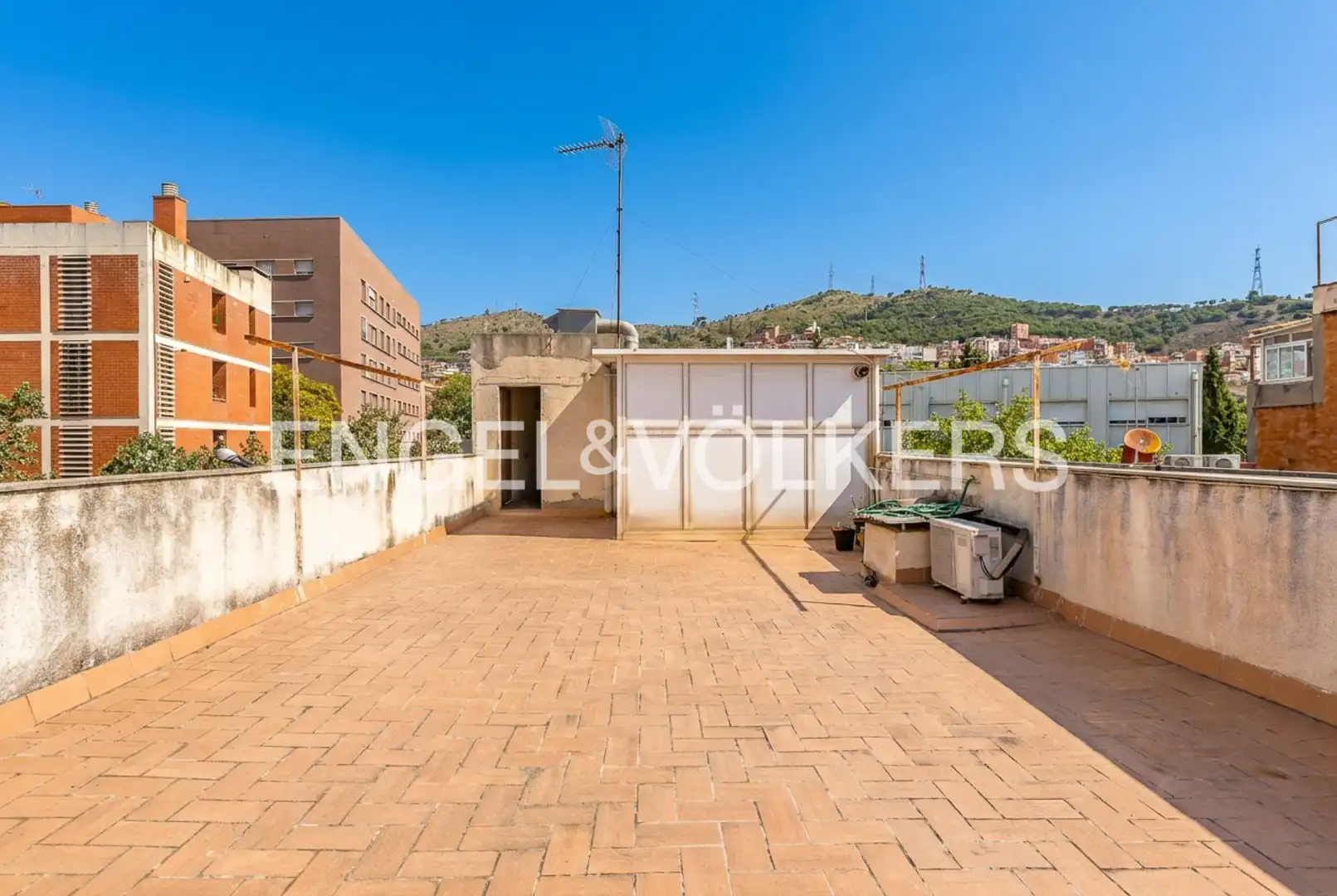 Terrasse von Wohnung zum Verkauf in Barcelona mit Klimaanlage, Heizung und Abstellraum