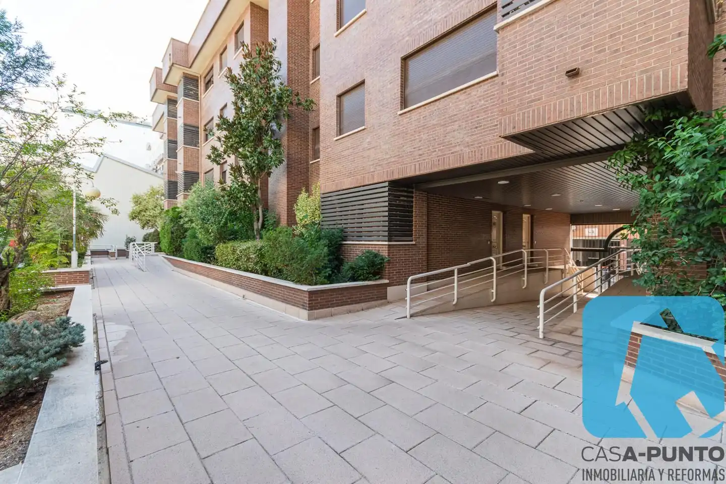 Bajo en alquiler en Calle de Sánchez Pacheco