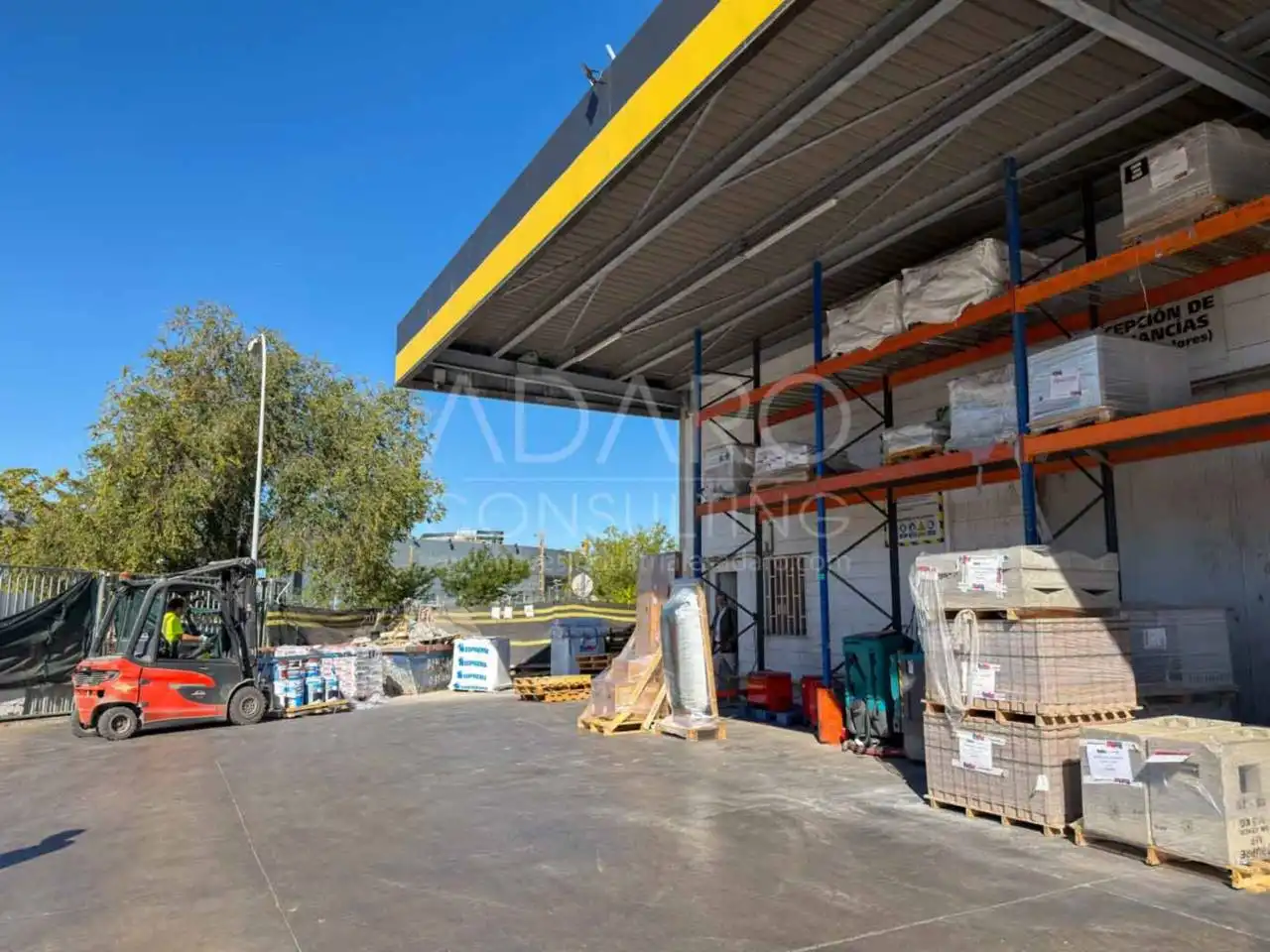 Industrial building to rent in Calle Juan José Vidal, imagen 23