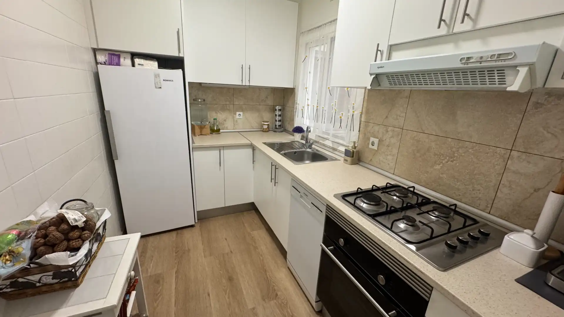 Cocina de Piso en venta en Montcada i Reixac con Horno, Balcón y Alarma