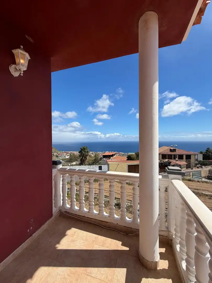 Vista exterior de Casa o xalet en venda en Candelaria amb Jardí privat, Terrassa i Balcó