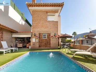 Xalet amb piscina en venda a 45 Calle la Iruela