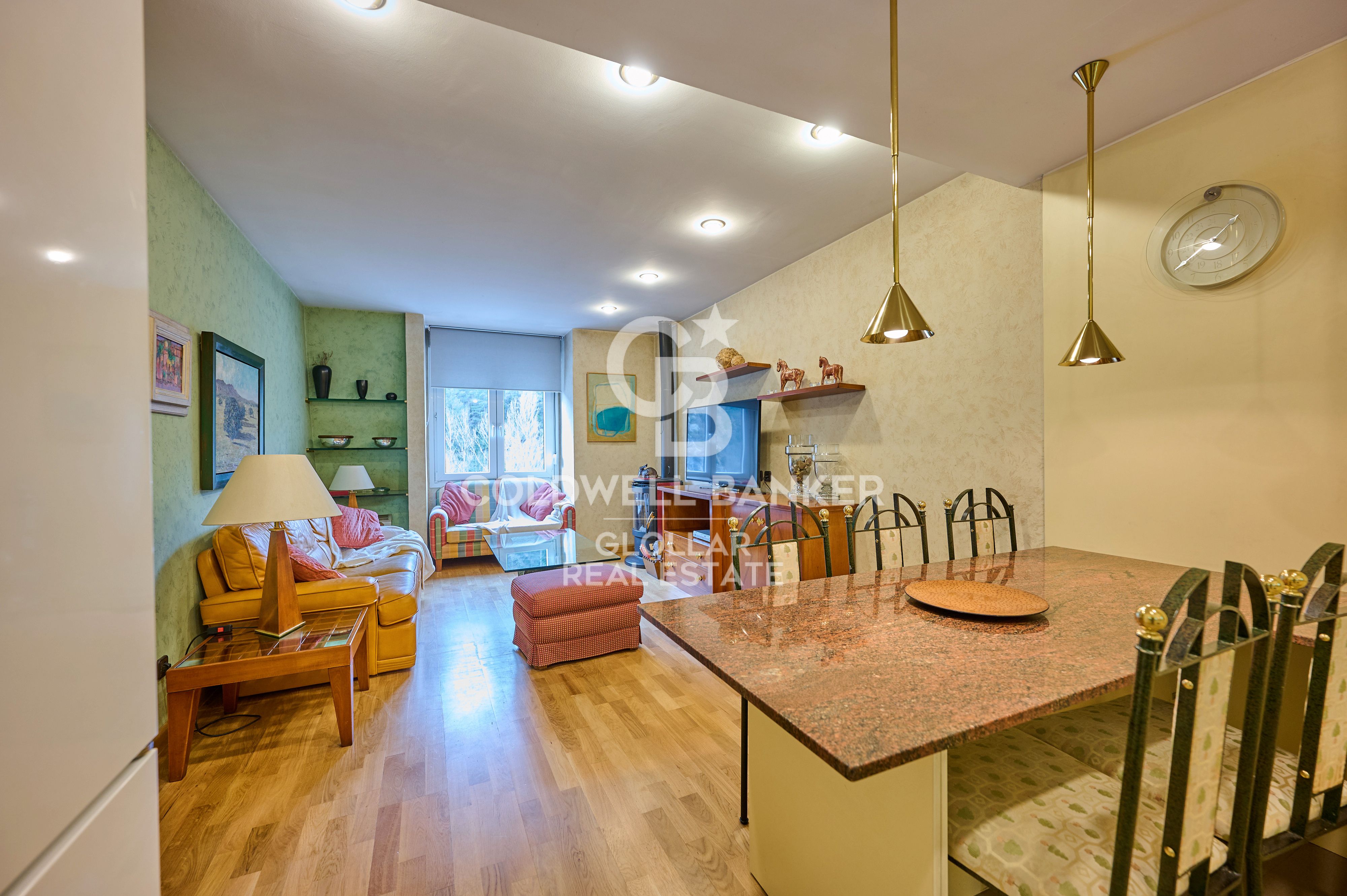 Vista exterior de Dúplex en venta en Montellà i Martinet con Calefacción, Parquet y Piscina comunitaria
