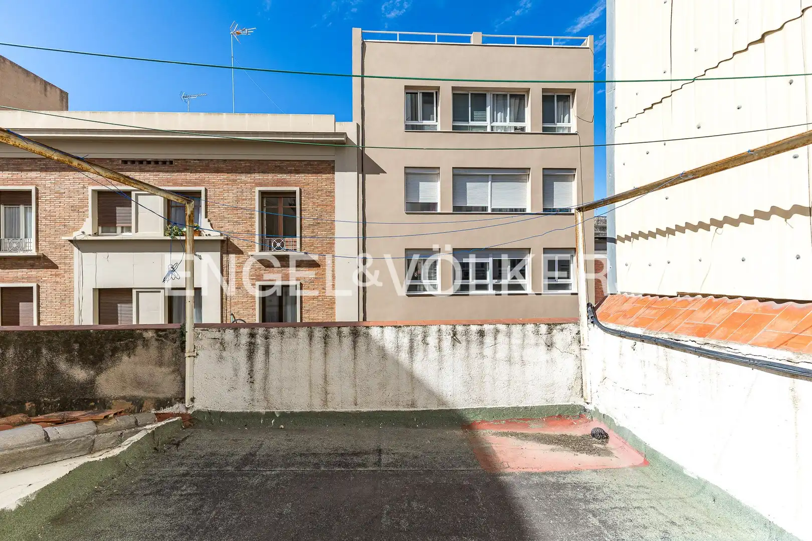 Außenansicht von Einfamilien-Reihenhaus zum Verkauf in Tarragona mit Klimaanlage, Heizung und Balkon
