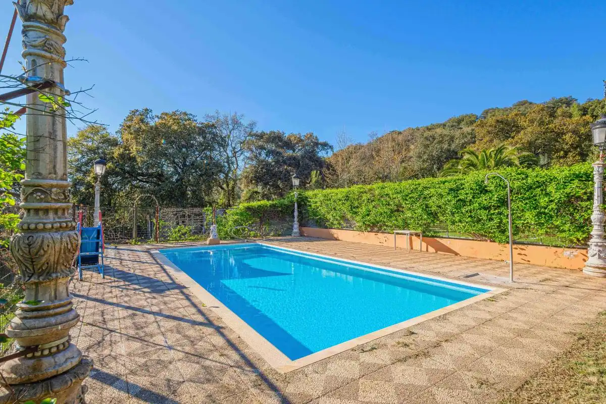 Piscina de Finca rústica en venta en Aracena con Aire acondicionado, Calefacción y Jardín privado