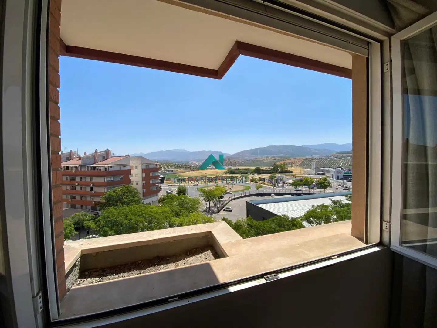 Piso con terraza en alquiler en El Valle - Universidad