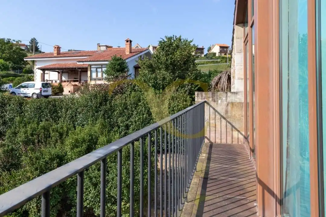 Terraza de Casa o chalet en venta en Santa Cruz de Bezana con Aire acondicionado, Calefacción y Jardín privado
