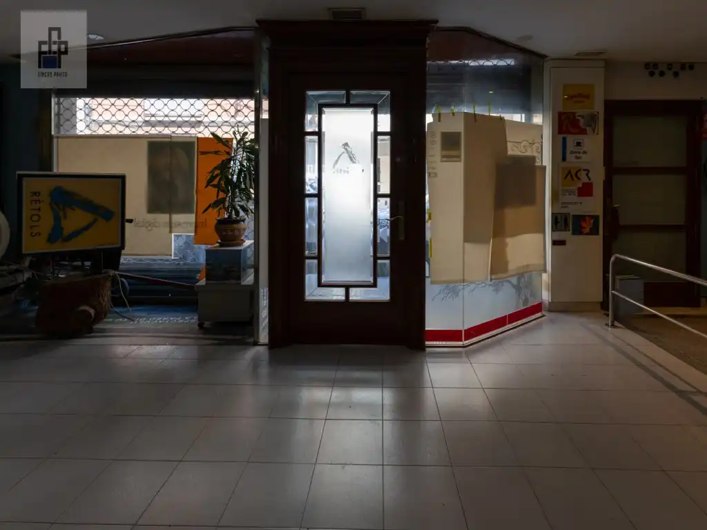 Gewerbefläche zum Verkauf in Calle Pau Claris De, imagen 6