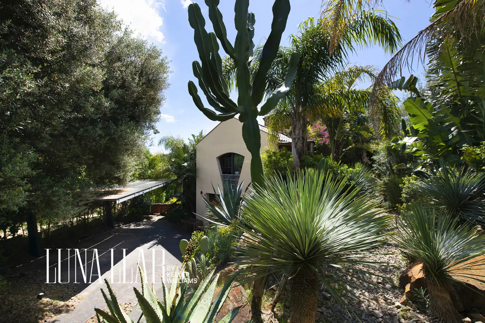 Außenansicht von Haus oder Chalet zum Verkauf in Castelldefels mit Terrasse und Schwimmbad