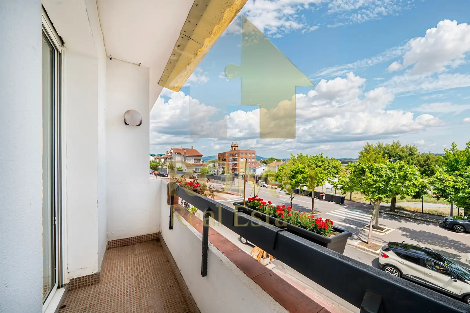 Vista exterior de Casa adosada en venta en Santa Perpètua de Mogoda con Balcón