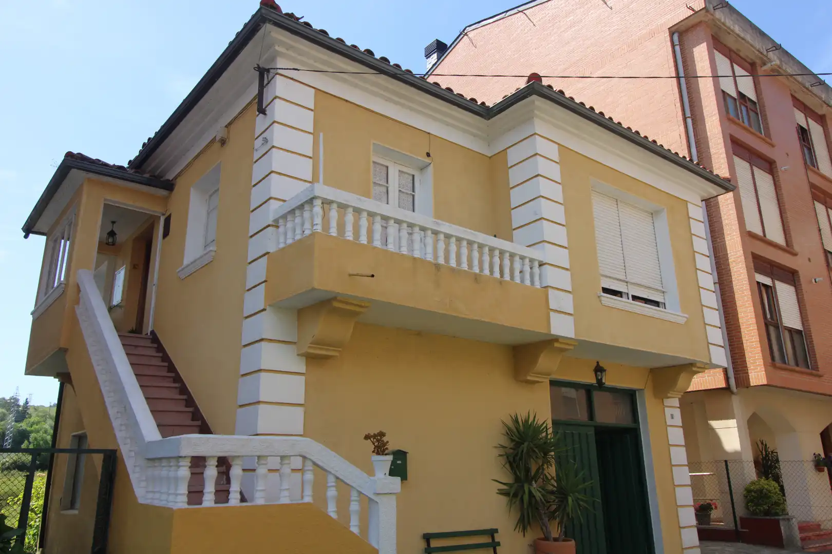 Vista exterior de Casa o chalet en venta en Santa María de Cayón con Calefacción, Jardín privado y Terraza