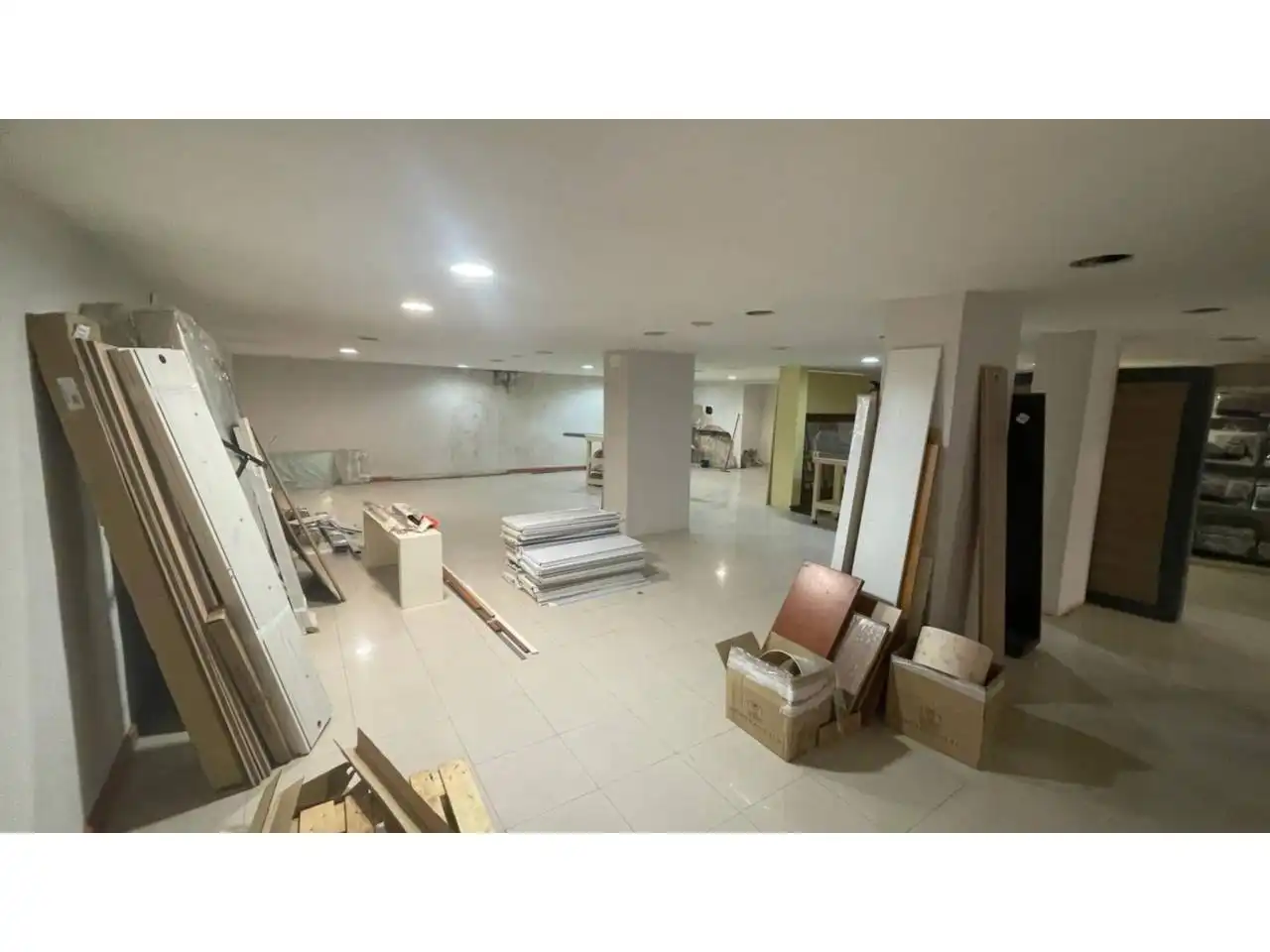 Local comercial en venta en Milán - Pumarín - Teatinos, imagen 4