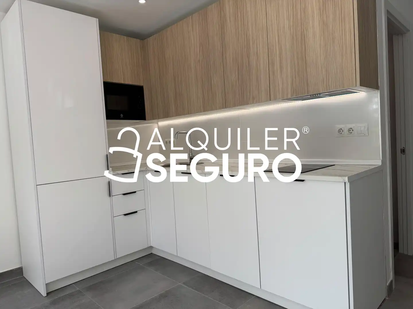 Cocina de Piso de alquiler en Málaga con Aire acondicionado