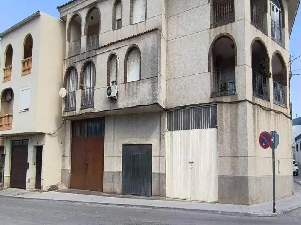 Locale commerciale in vendita a Calle Pedro Perez 52