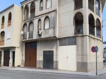 Locale commerciale in vendita a Calle Pedro Perez 52