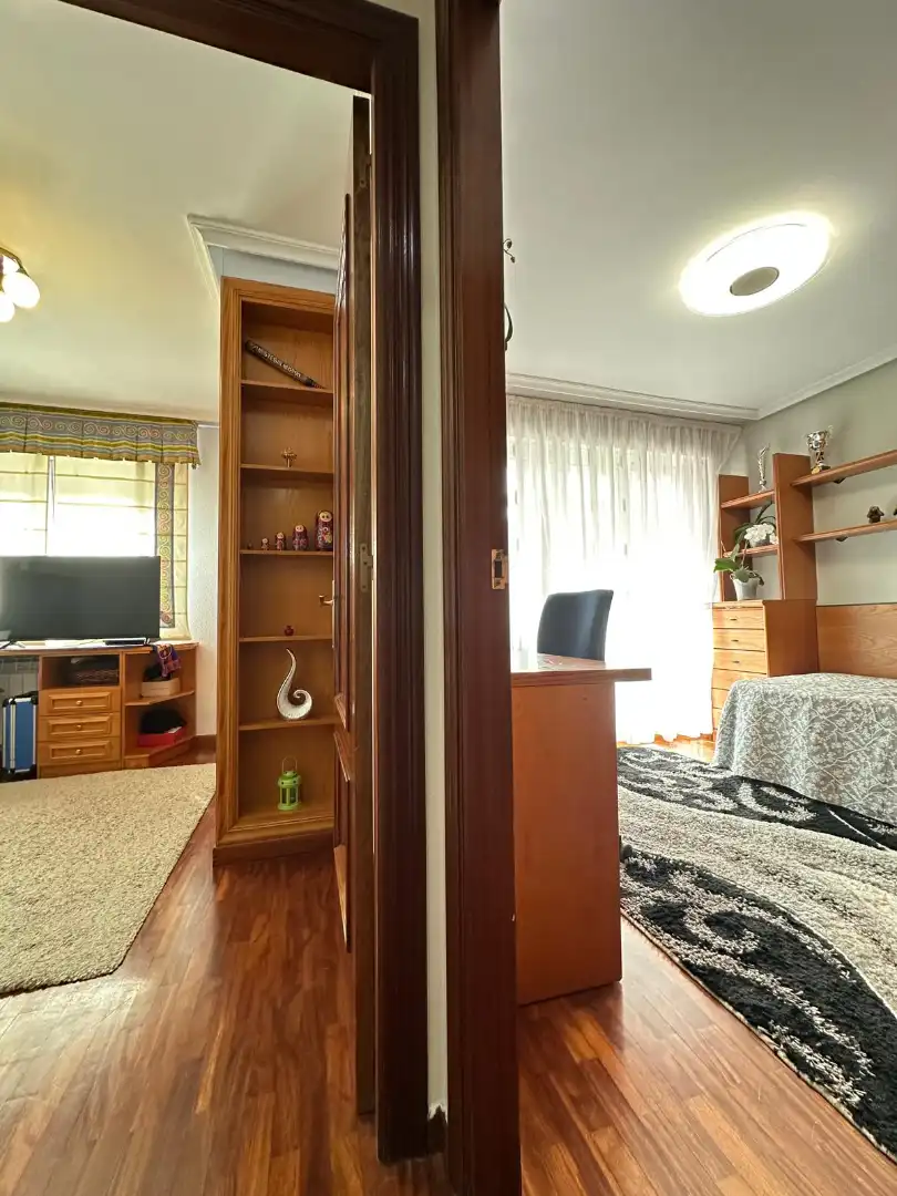Piso en venta en Burgos con Calefacción, Parquet y Terraza