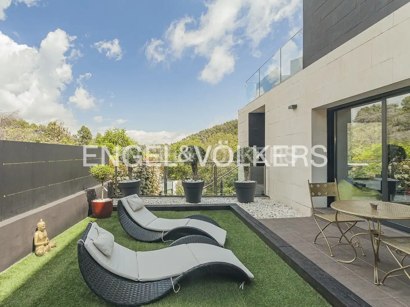 Terrassa de Casa o xalet en venda en Sant Cugat del Vallès amb Calefacció, Jardí privat i Parquet