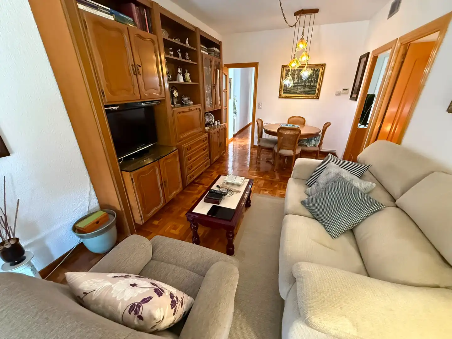 Living room of Flat for sale in Cornellà de Llobregat  with Air Conditioner, Heating and Parquet flooring