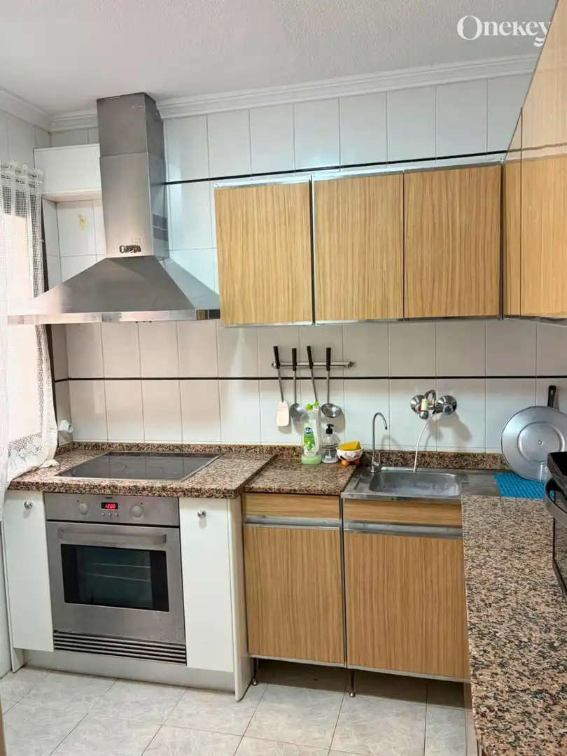Cuina de Pis per a compartir en Murcia amb Aire condicionat i Balcó