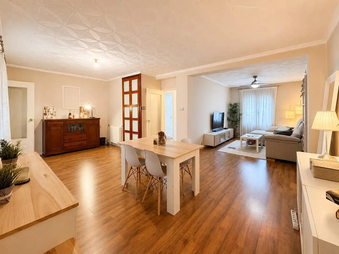 Living room of Flat for rent in Valencia  with Heating, Parquet flooring and Furnished