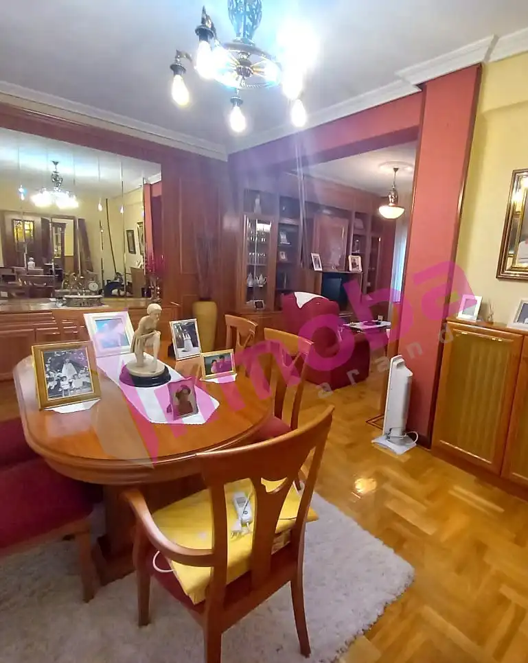 Sala d'estar de Casa o xalet en venda en Aranda de Duero amb Calefacció, Jardí privat i Parquet