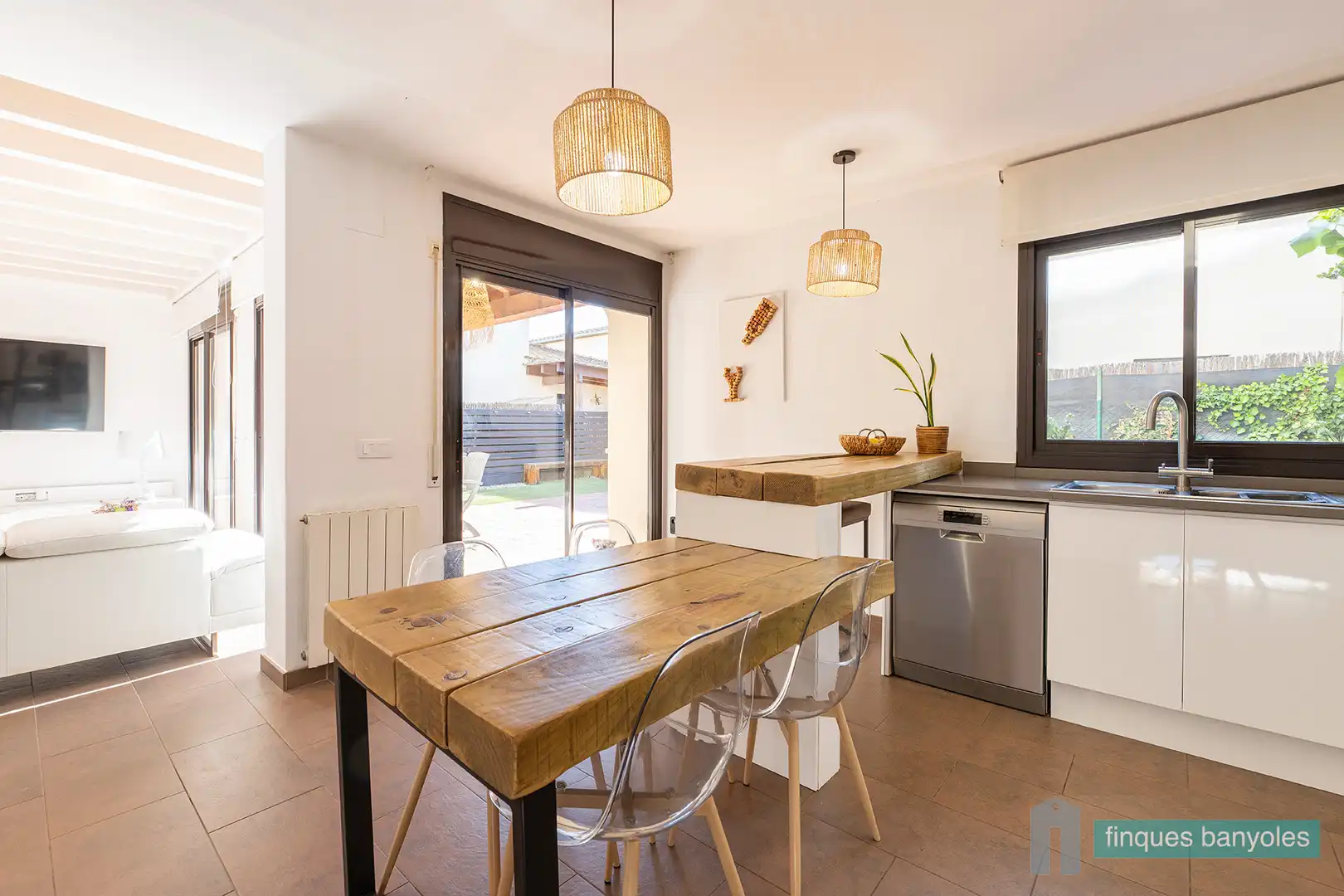 Cocina de Casa adosada en venta en Porqueres con Aire acondicionado, Calefacción y Jardín privado