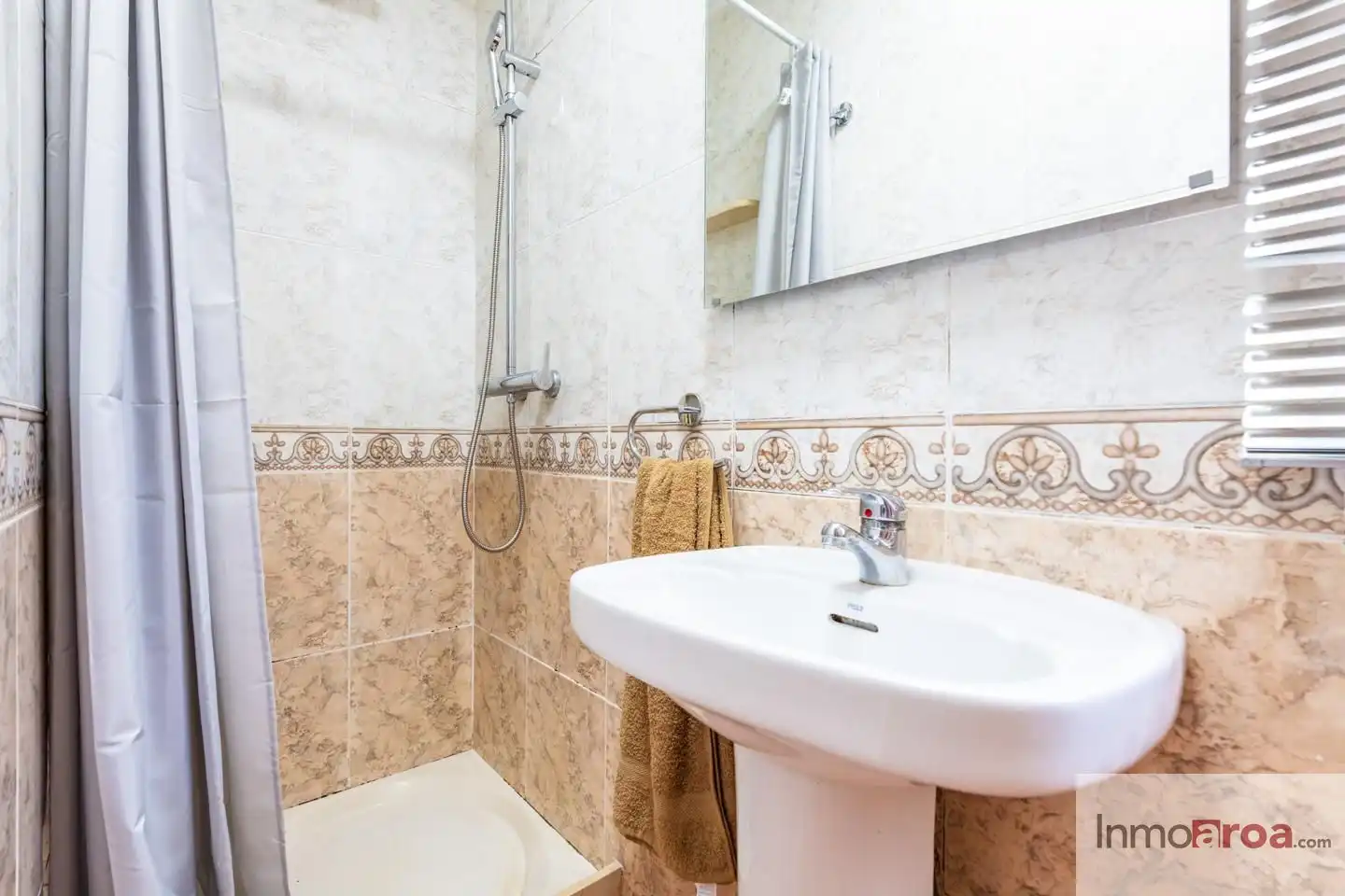 Bathroom of Flat for sale in Picassent  with Air Conditioner and Terrace