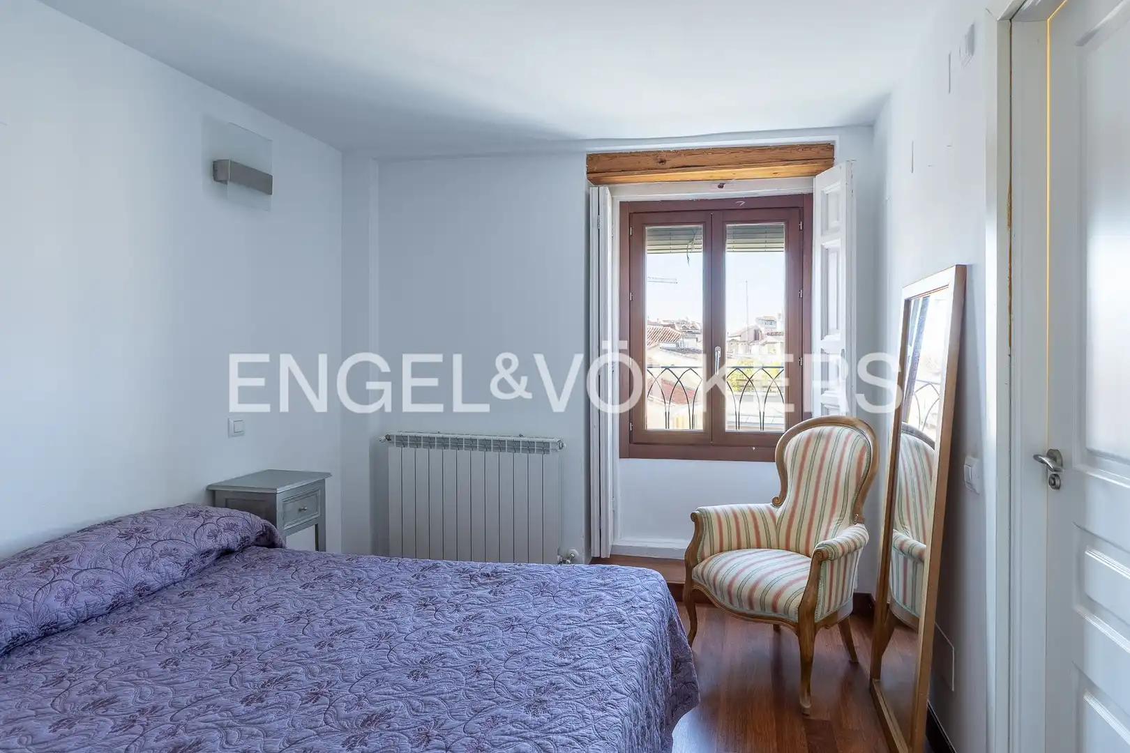 Schlafzimmer von Wohnung zur Miete in Madrid mit Klimaanlage, Heizung und Möbliert