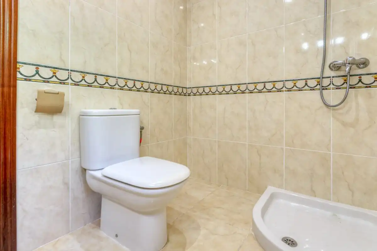 Bathroom of Houses for sale in Llers  with Air Conditioner, Heating and Private garden