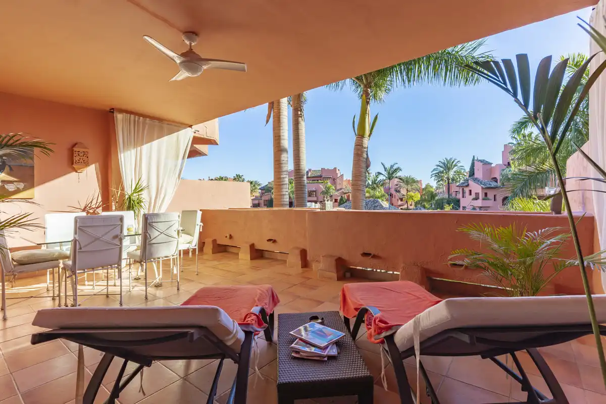 Apartamento con piscina en venta en Selwo, imagen 25