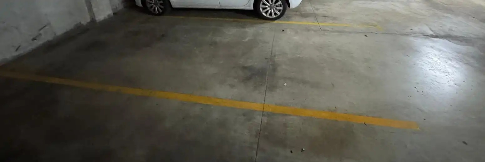 Einzelparkplatz zum Verkauf in Nucli Urbà, imagen 3