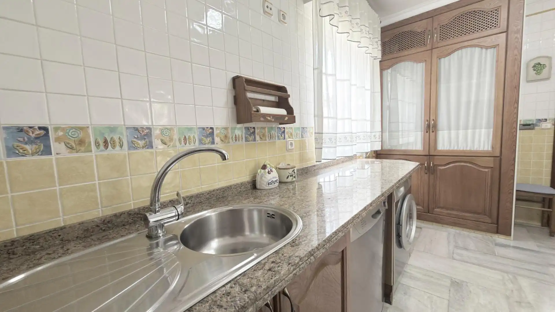 Cocina de Casa adosada en venta en Moguer con Terraza