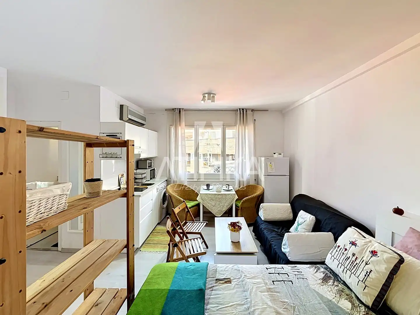 Wohnzimmer von Büro zum Verkauf in Barcelona mit Klimaanlage und Möbliert
